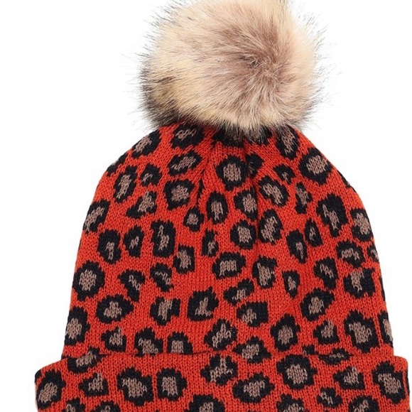 ❤️ $3/$20 RED/GRAY/ LEOPARD POM-POM BEANIE - Picture 3 of 3